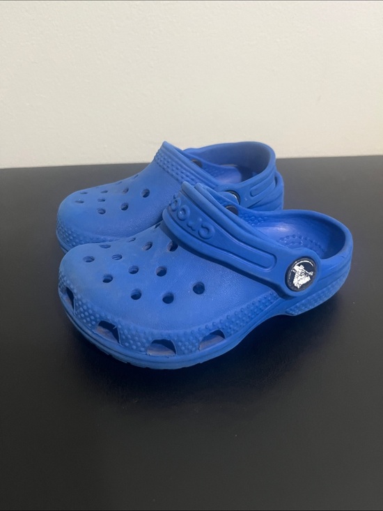 CROCS Other - CROCS Kids Classic Clog in Bright Blue